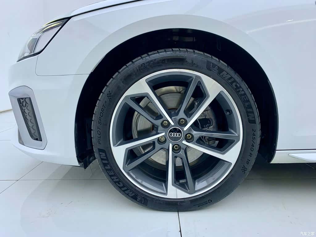 Audi A4L, 2023 7
