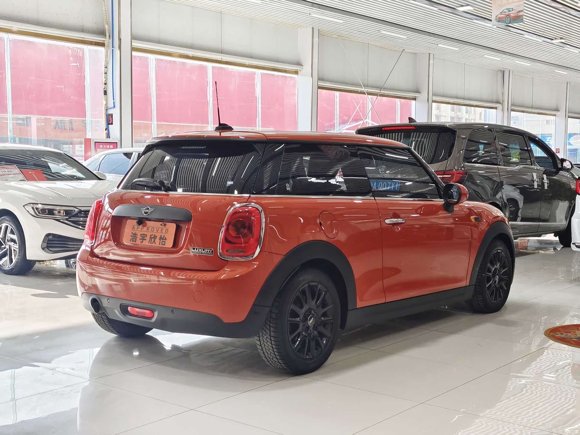 Mini ONE, 2019 6