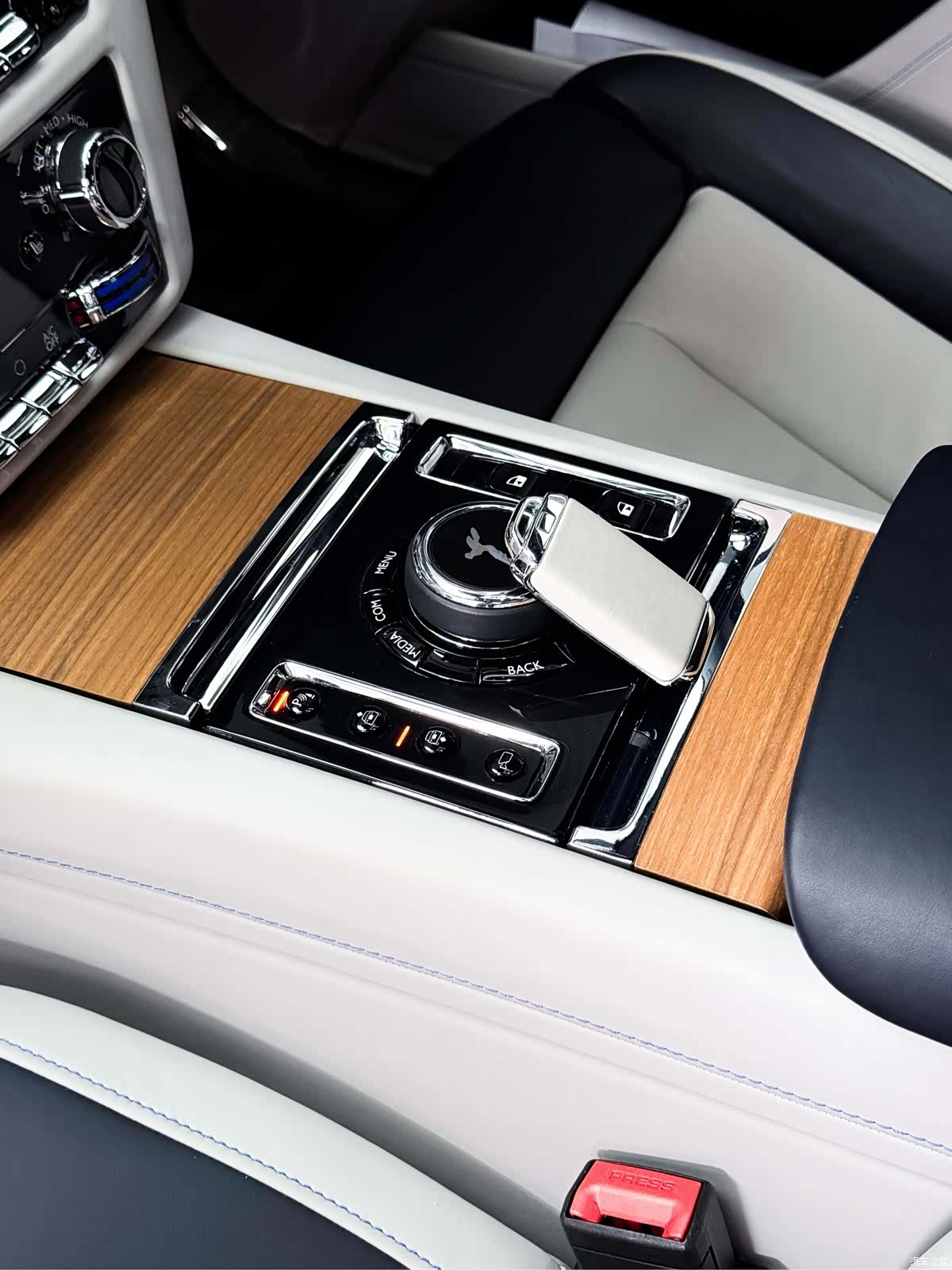 Rolls-Royce Ghost, 2021 13