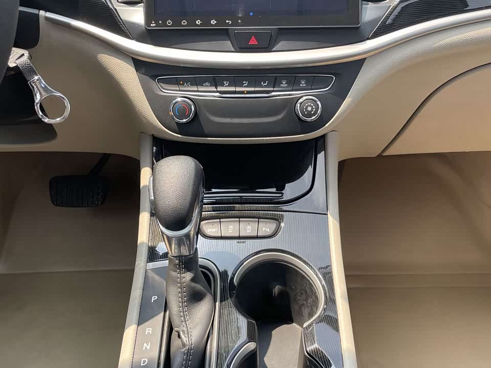 Dongfeng Enshi Car