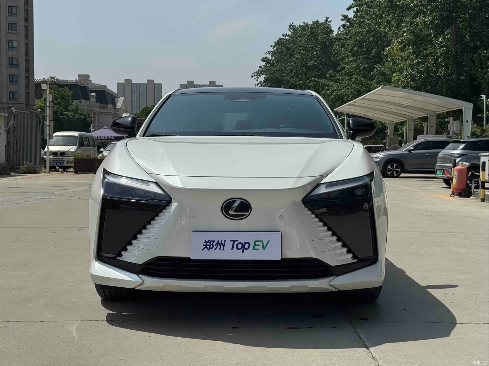Lexus RZ, 2023 2