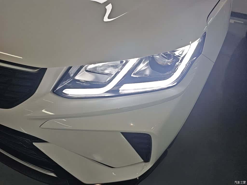 Geely Coolray, 2025 24