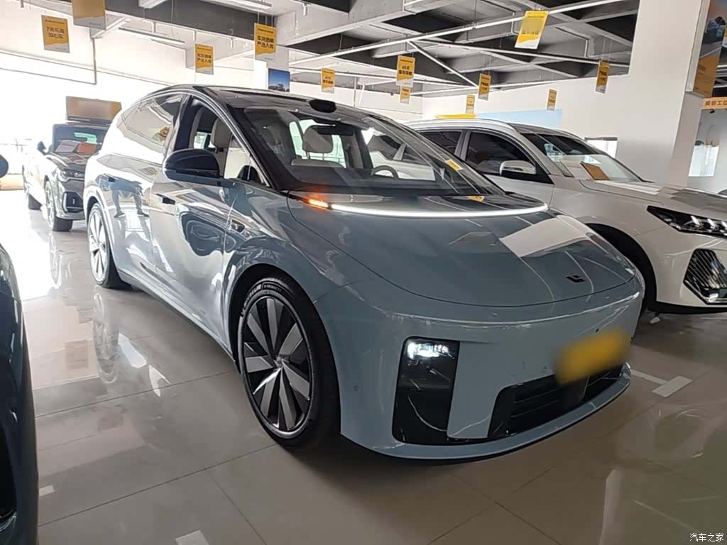 Li Auto i8, 2025 4