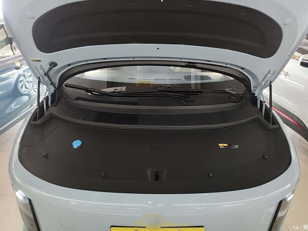 Li Auto i8, 2025 20