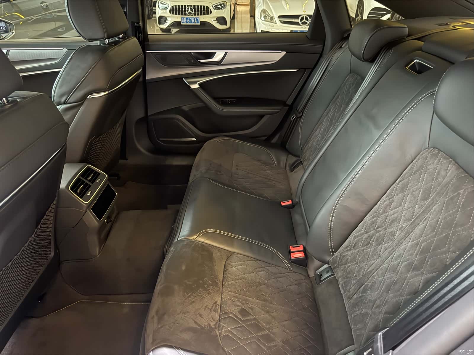 Audi A6L, 2021 все фото