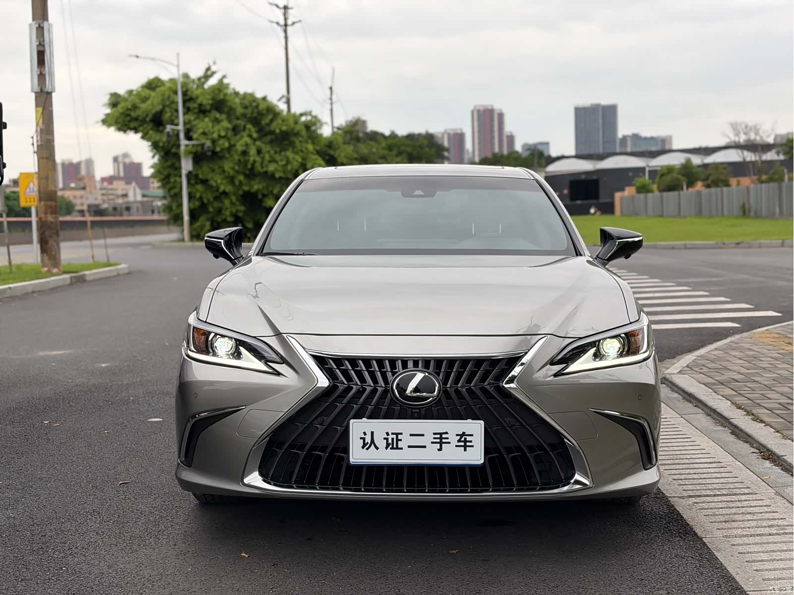 Lexus ES, 2024 1