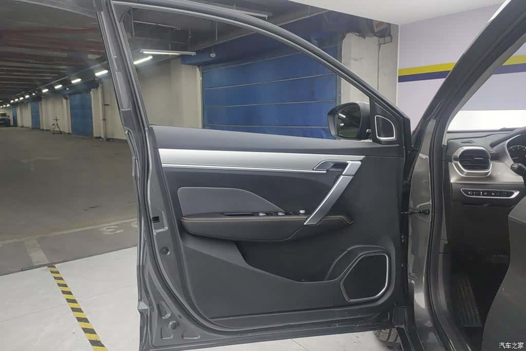 Geely Coolray, 2025 7
