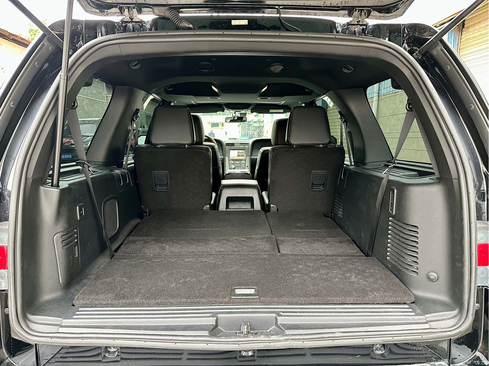 Lincoln Navigator, 2017 17