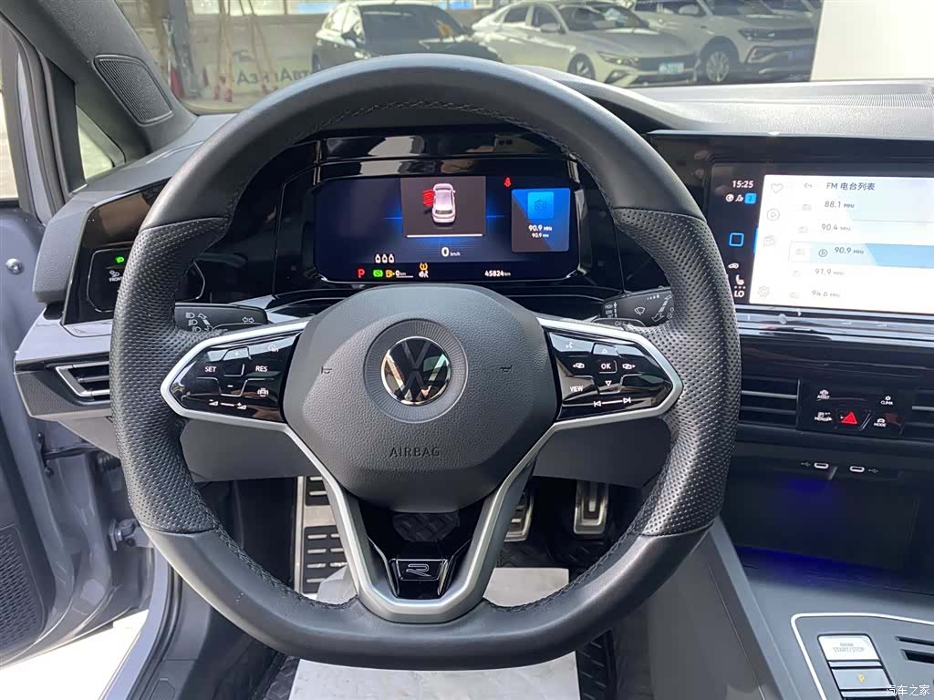 Volkswagen Golf, 2023 15