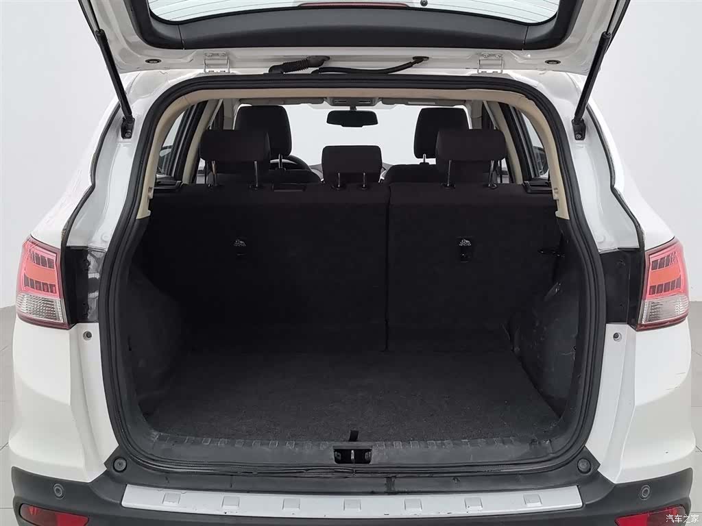 DongFeng AX7, 2015 16