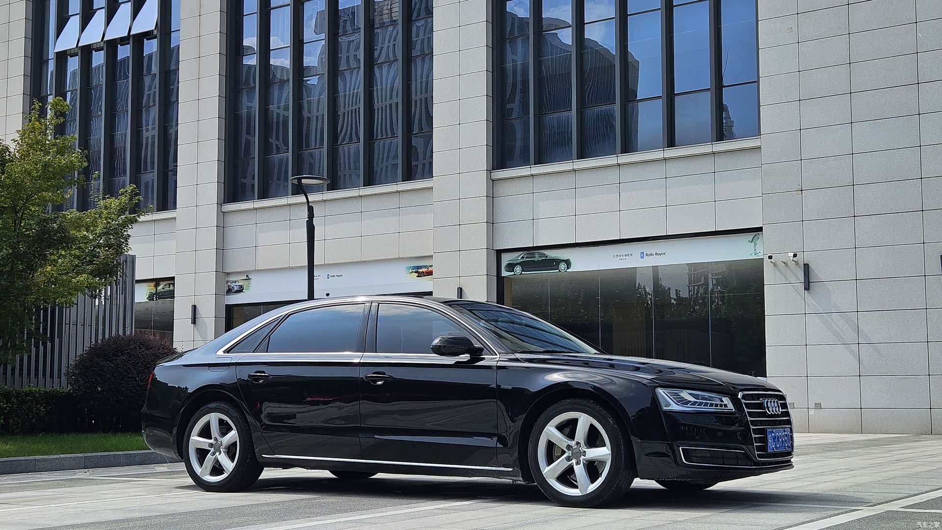 Audi A8L, 2012 3