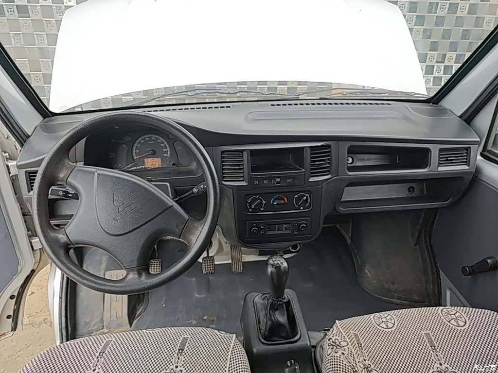 Wuling S, 2017 10