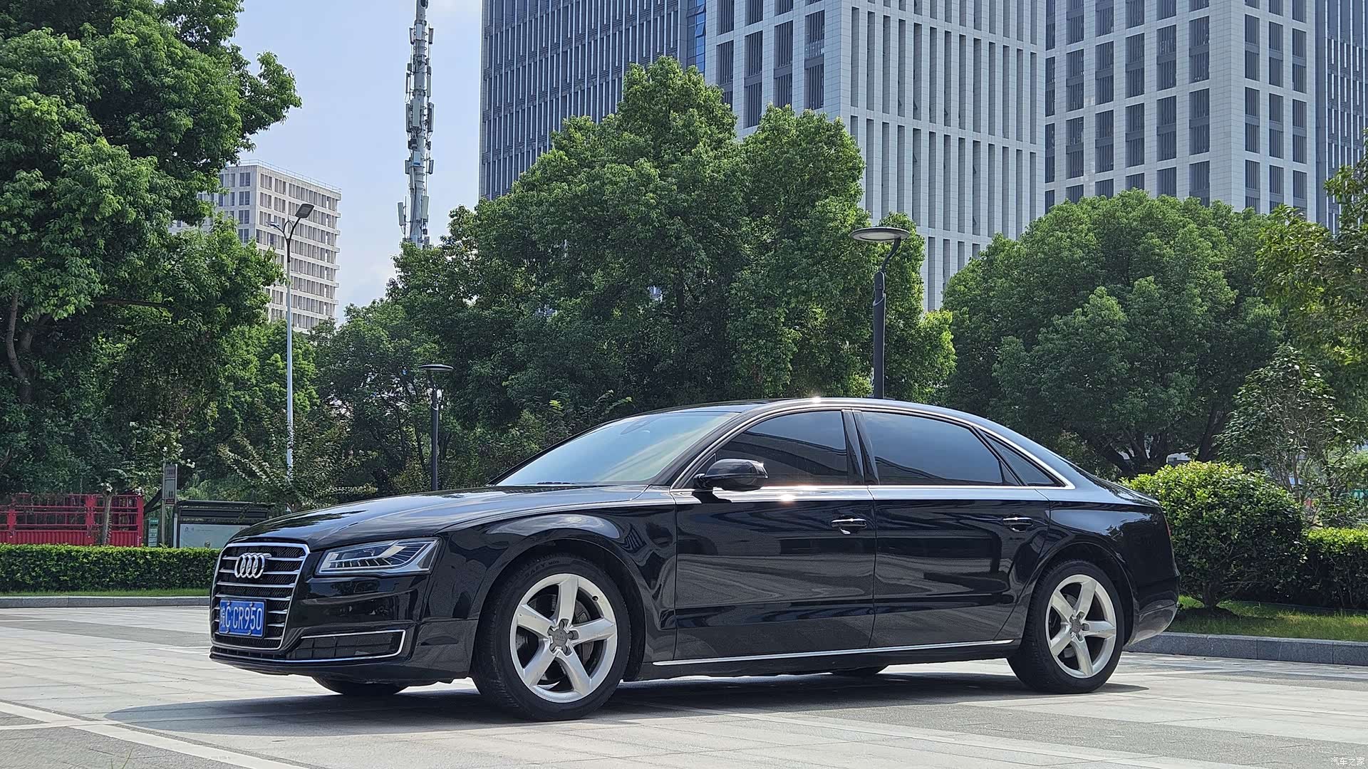 Audi A8L, 2012 1