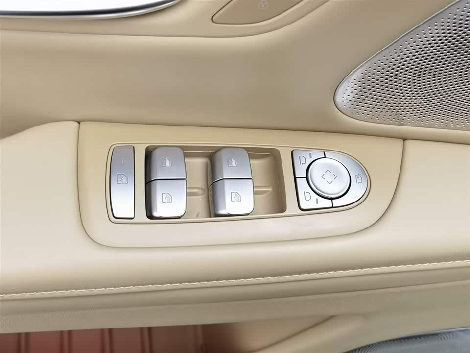 AITO Ask the world M7