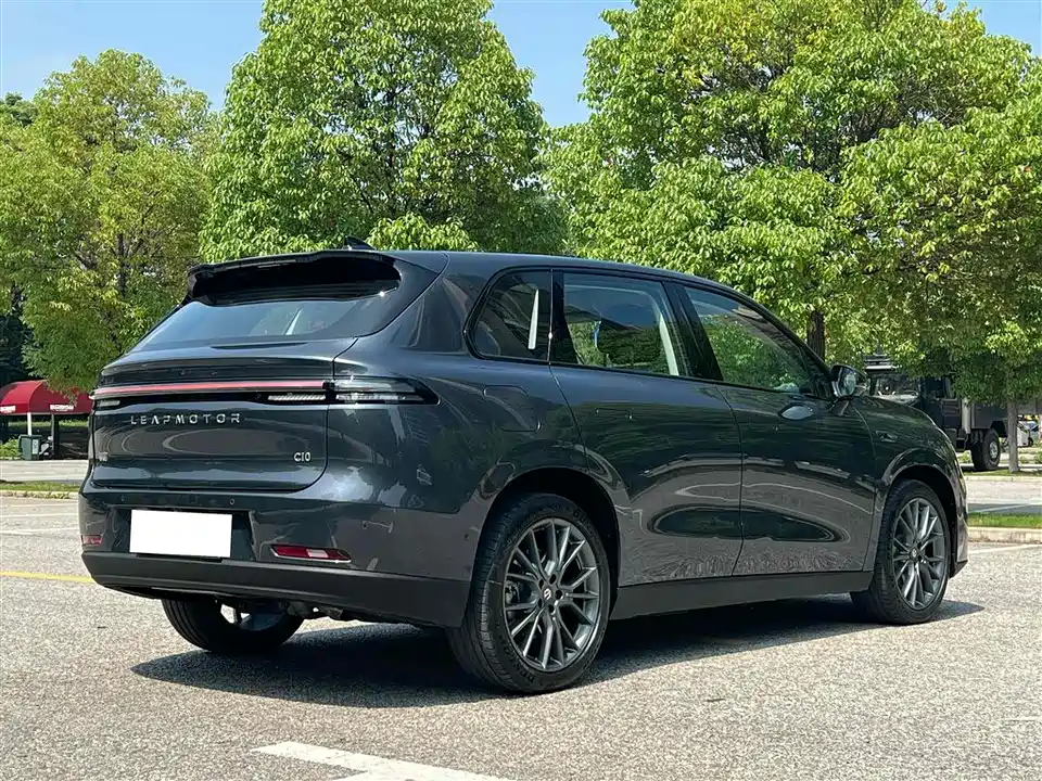 Leapmotor C10