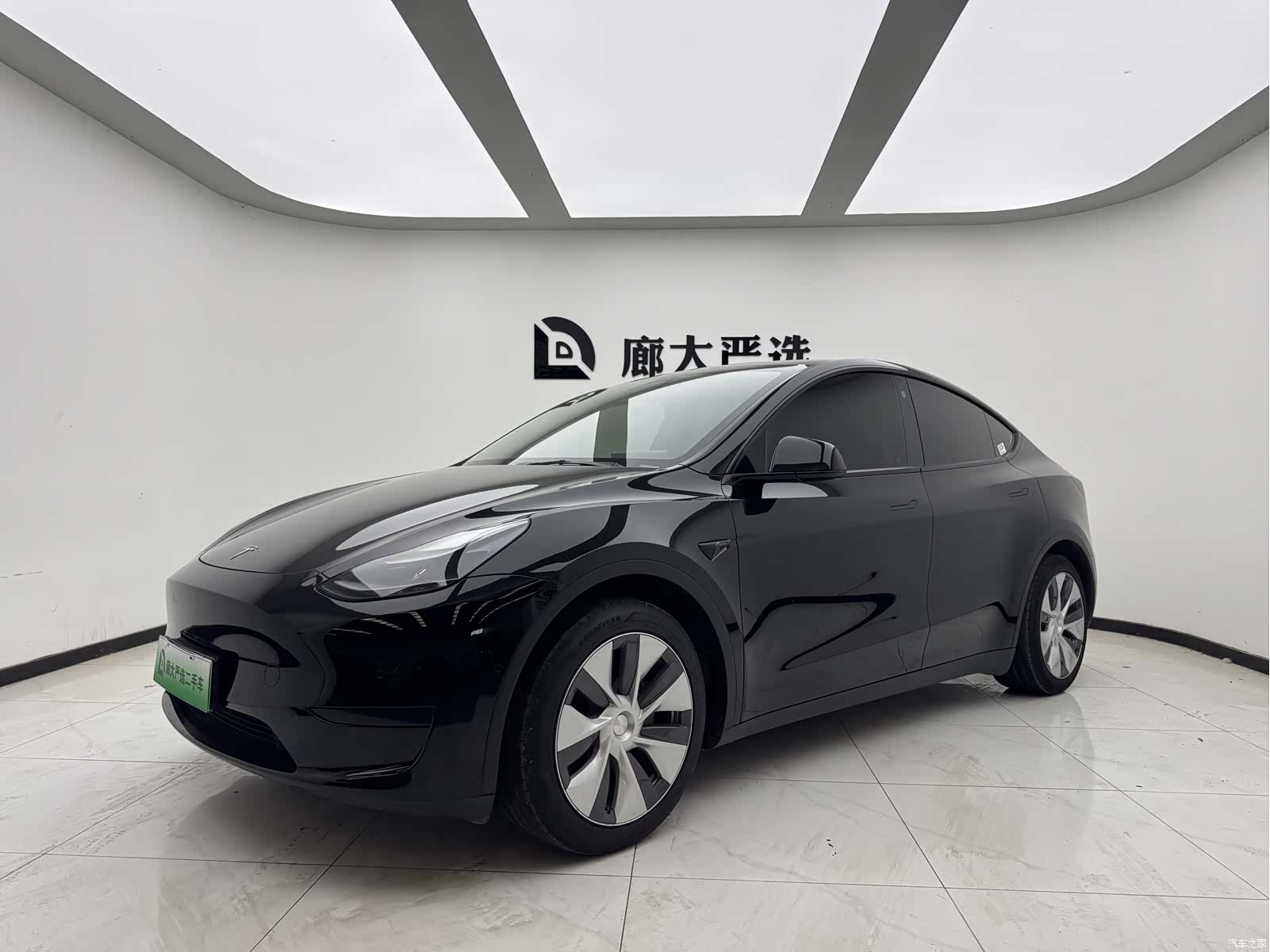 Tesla Model Y, 2022 1