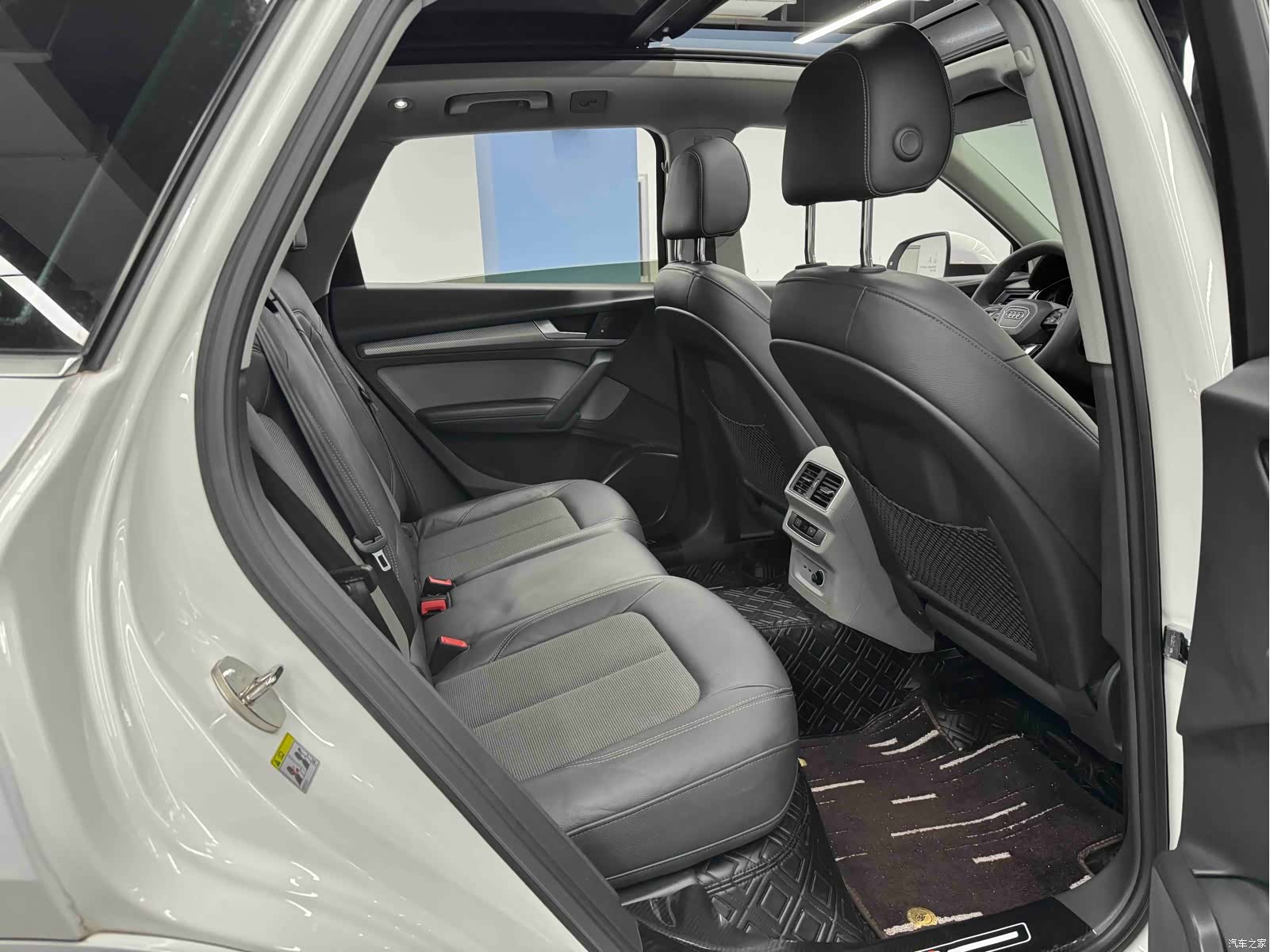 Audi Q5L, 2019 29
