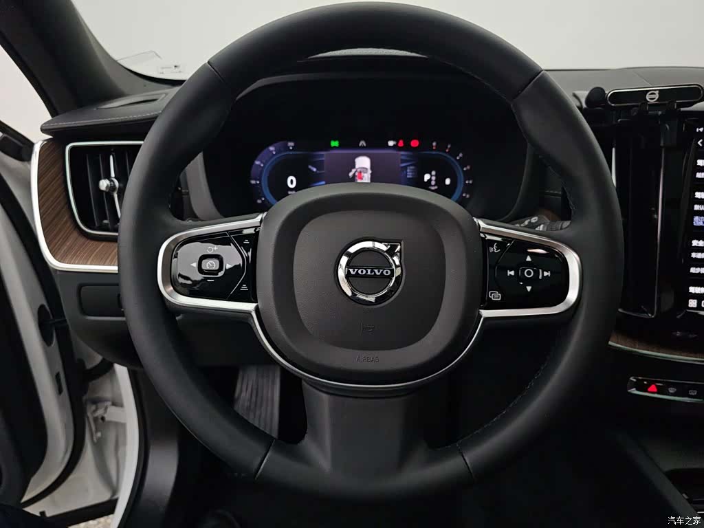 Volvo XC60, 2024 9