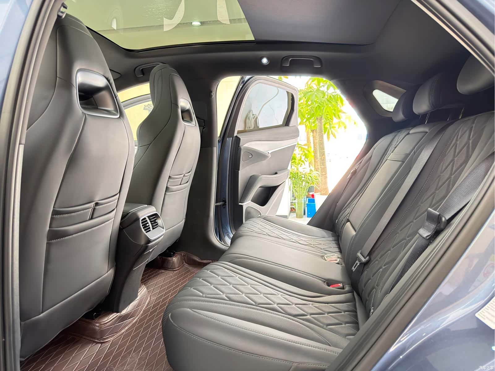 BYD HiAce, 2025 6