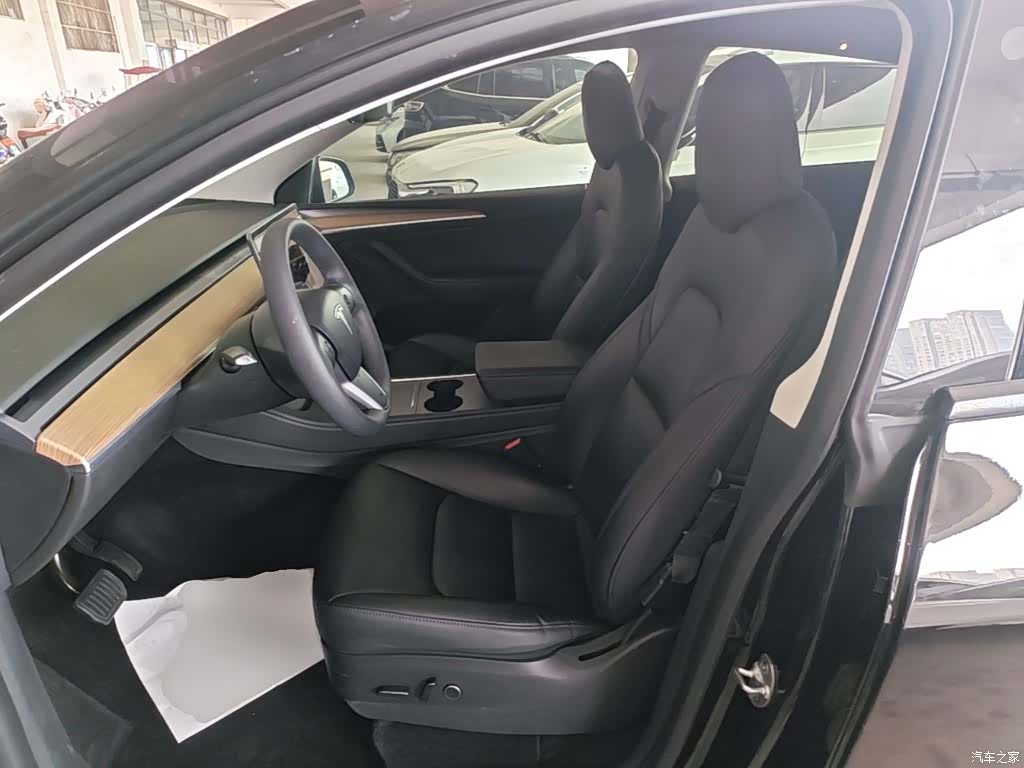 Tesla Model Y, 2022 15