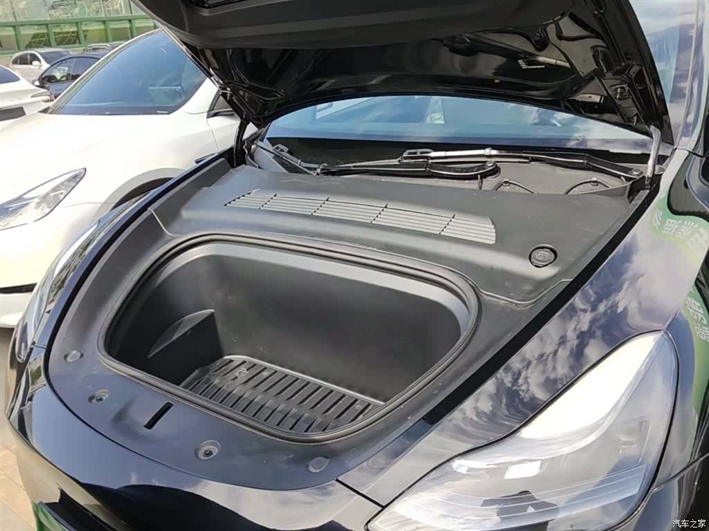 Tesla Model Y, 2023 20