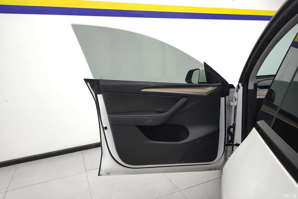 Tesla Model Y, 2021 7