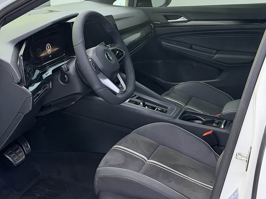 Volkswagen Golf 2024, фото 7