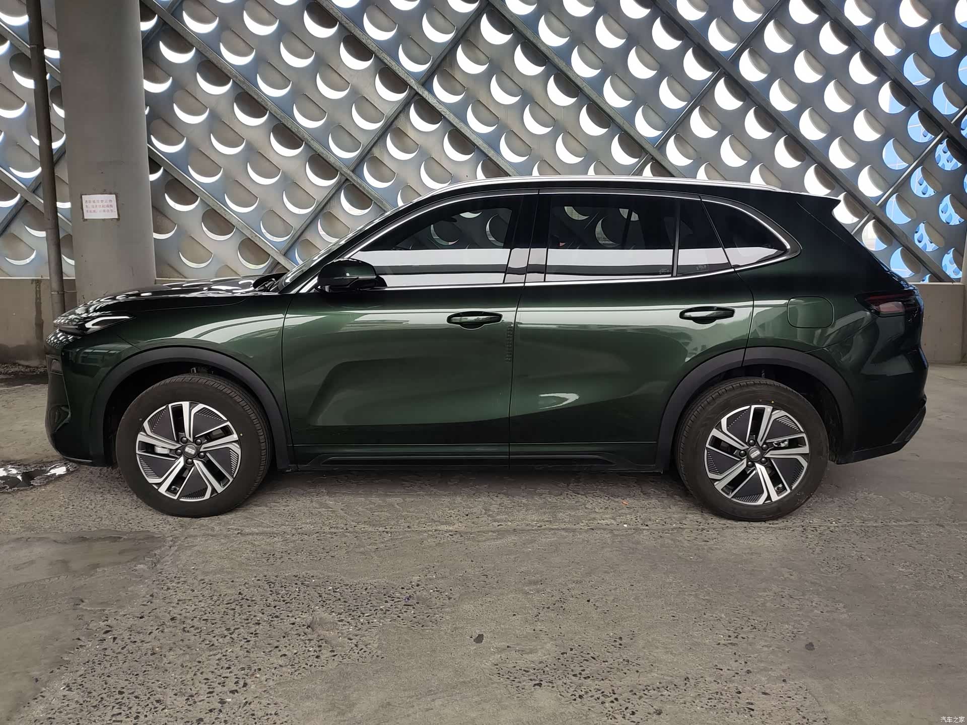 Geely 7, 2025 3