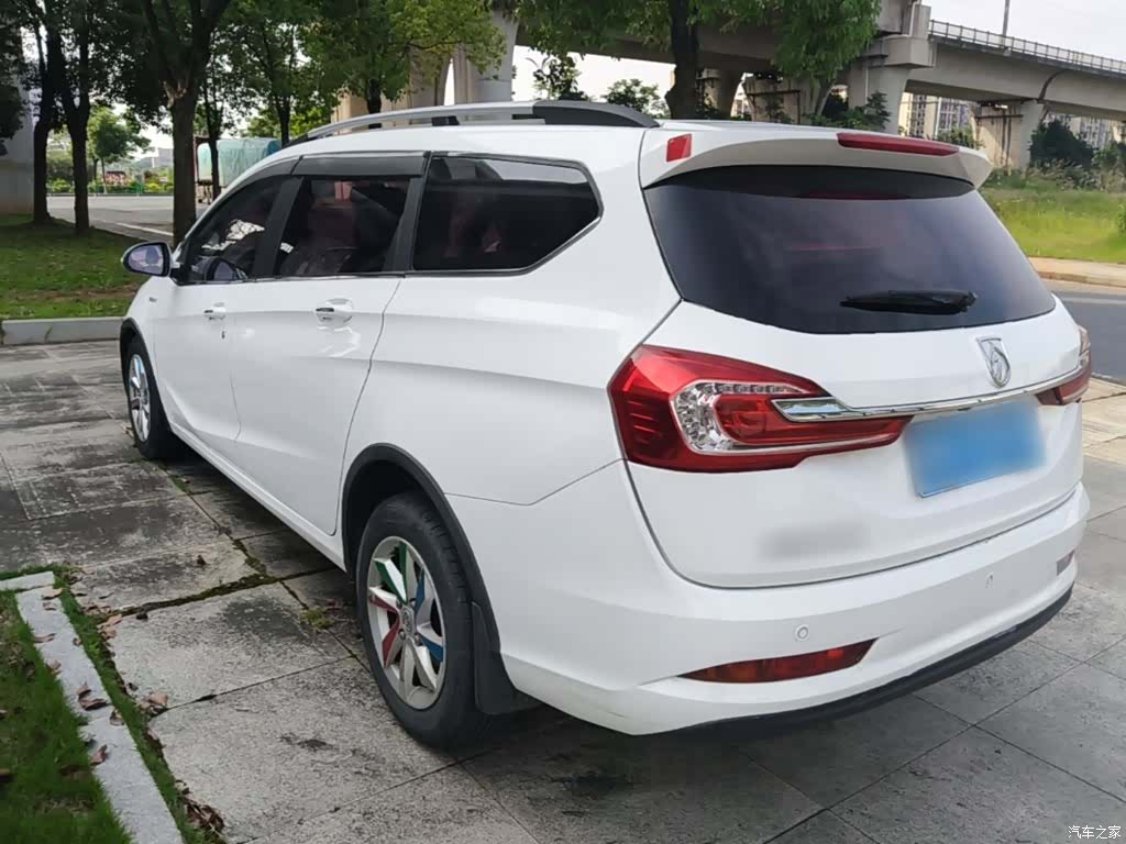Wuling 310W, 2017 все фото