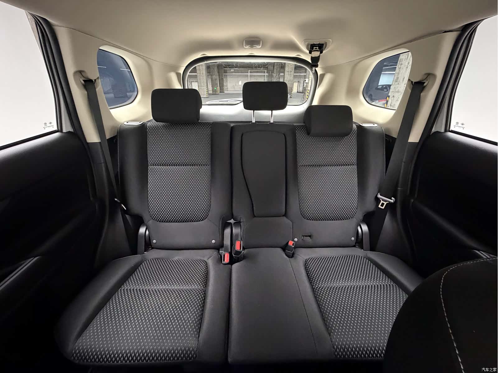 Mitsubishi Outlander, 2021 16