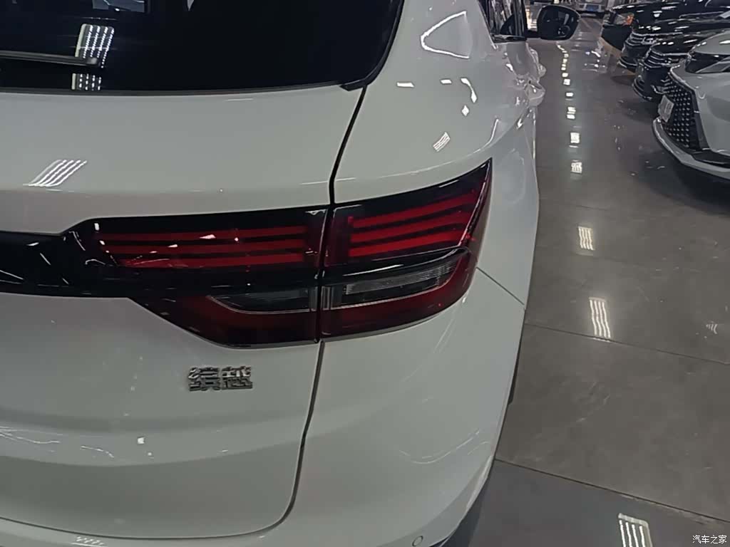 Geely Coolray, 2022 8