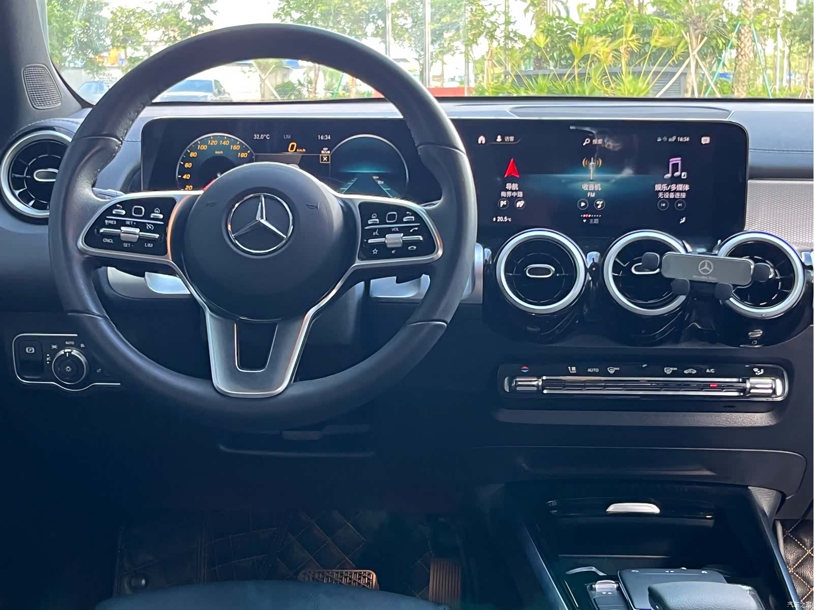 Mercedes-Benz GLB, 2022 11