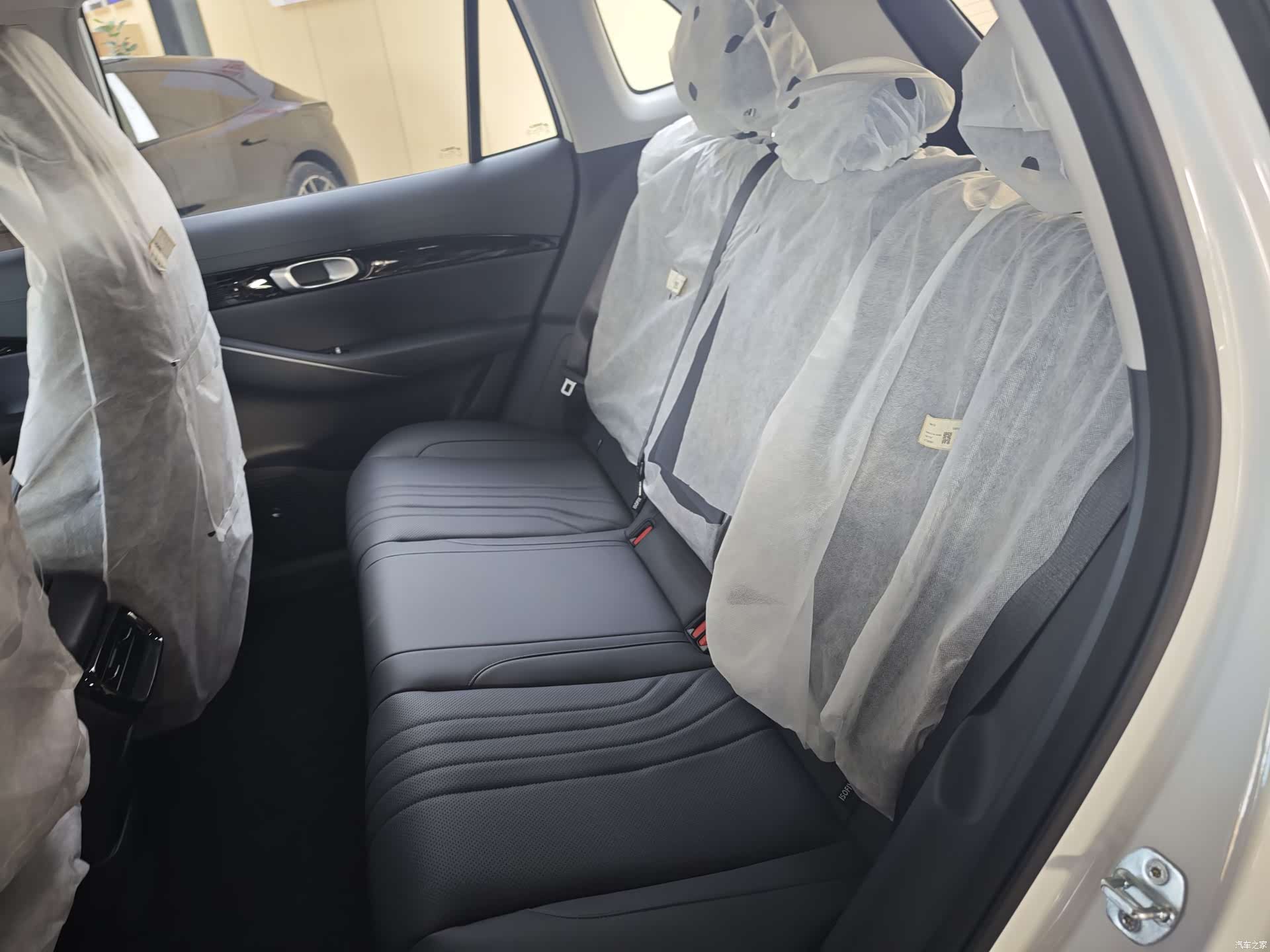 Geely Galaxy E5, 2026 10