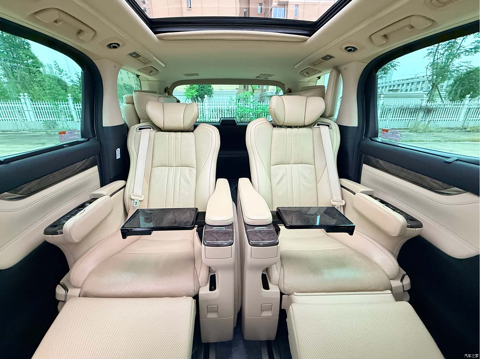 Toyota Vellfire, 2021 18