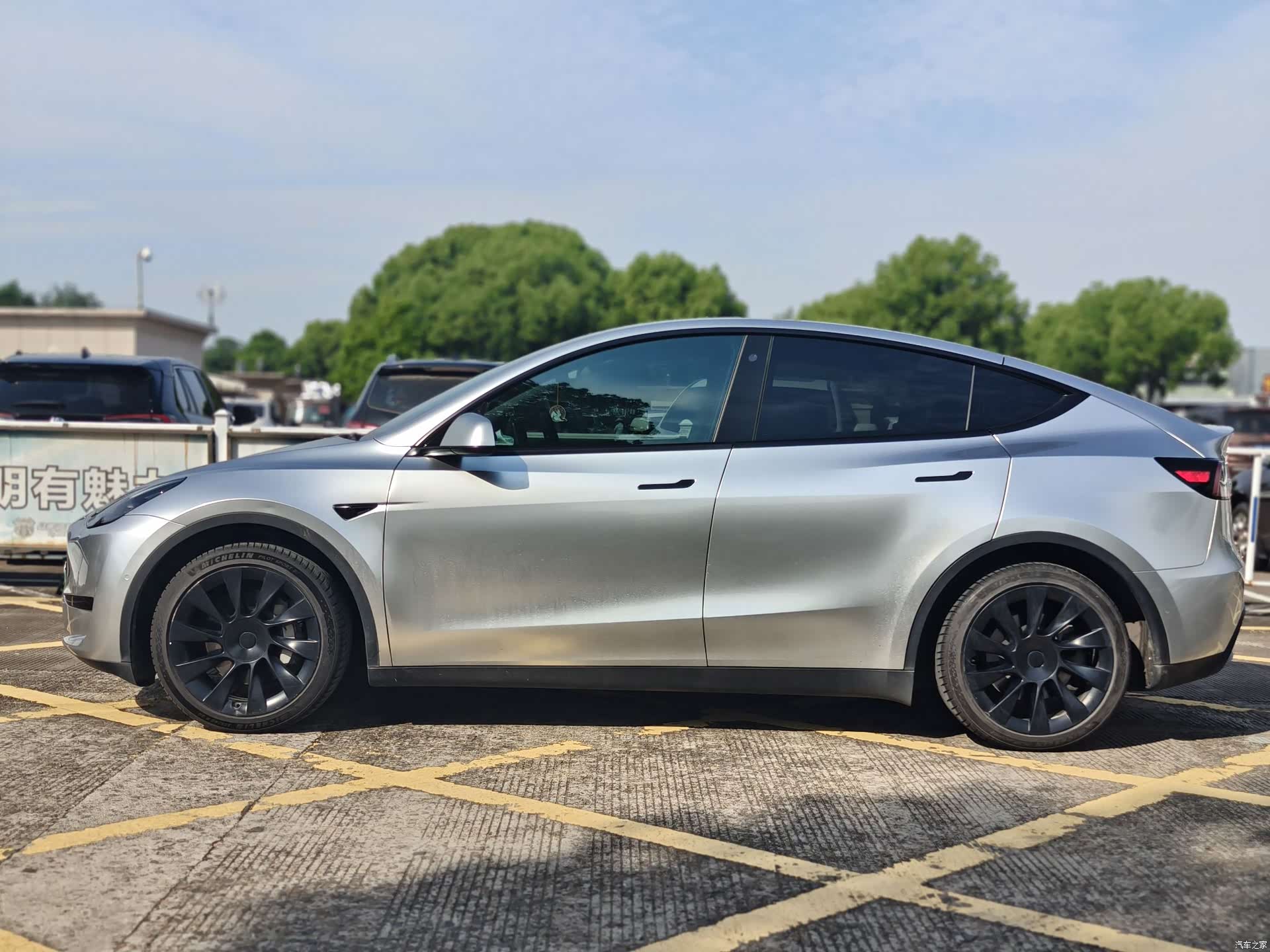 Tesla Model Y, 2023 3
