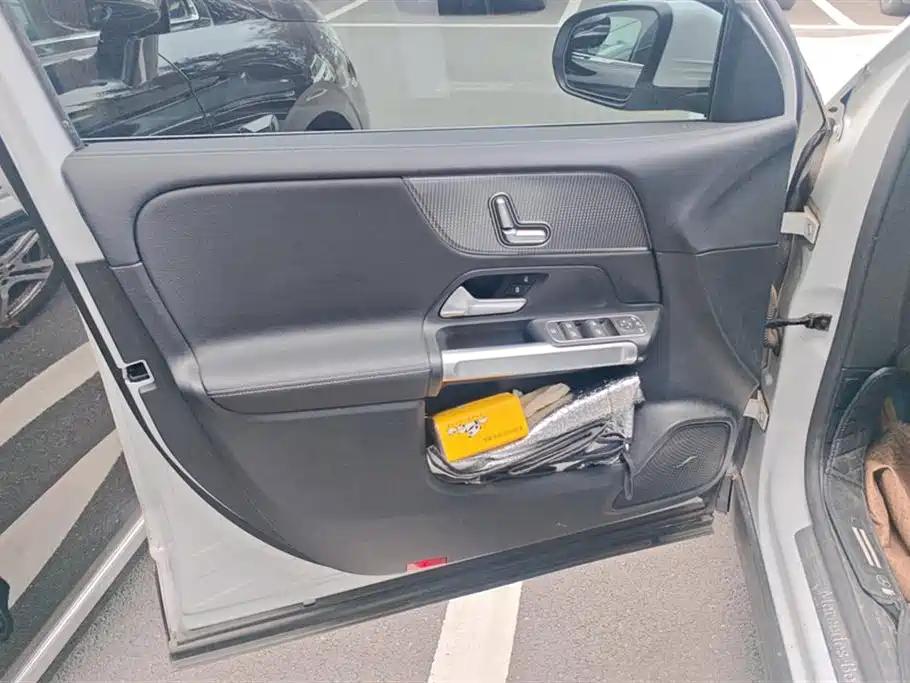 Mercedes-Benz GLB Mercedes-Benz GLB