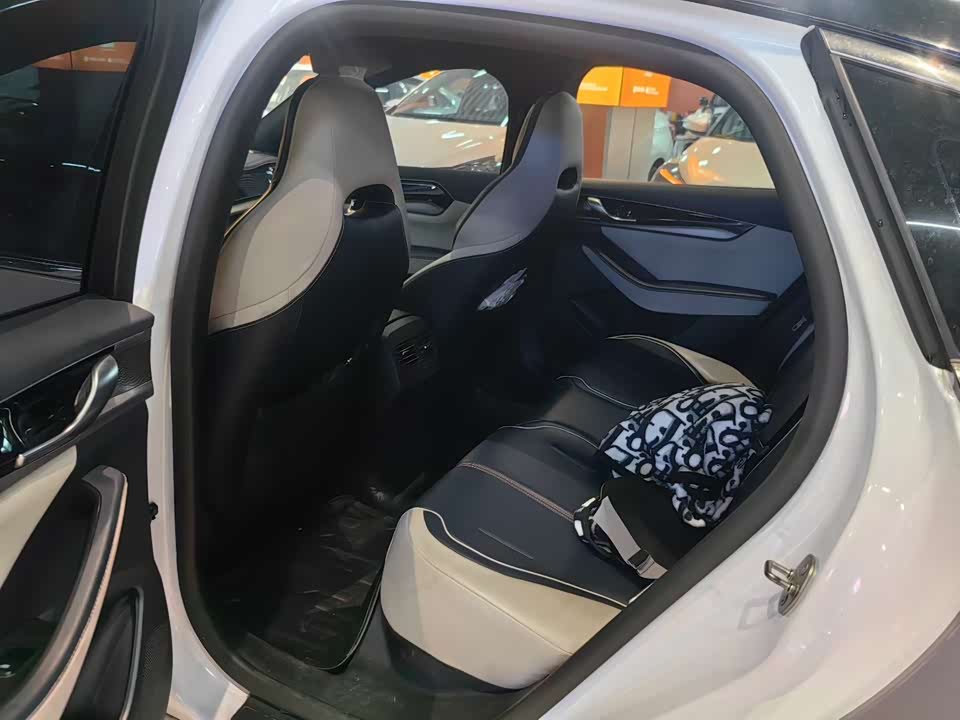 BYD Qin Yuan BYD Qin Yuan