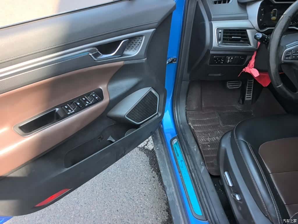 Geely Emgrand, 2017 16