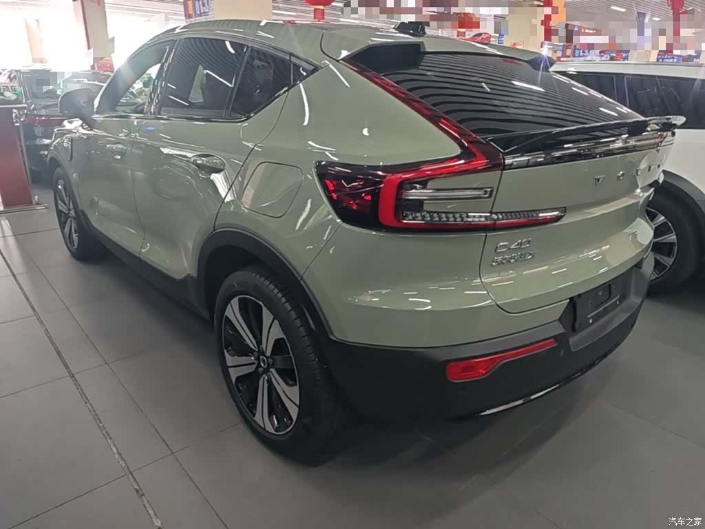 Volvo C40, 2022 все фото