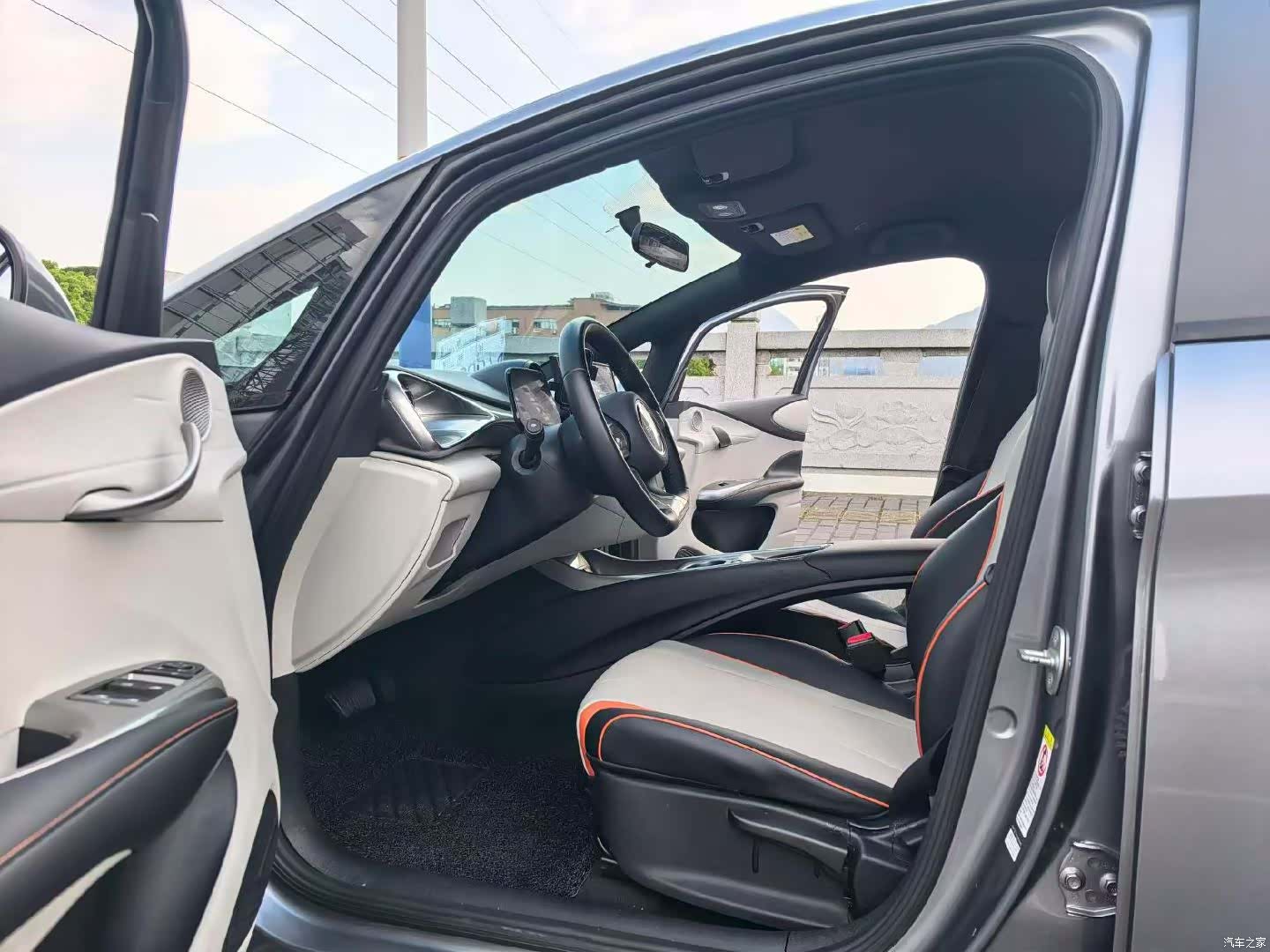BYD Dolphin, 2022 все фото