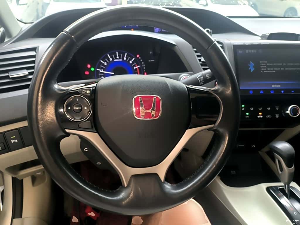 Honda Civic, 2015 11