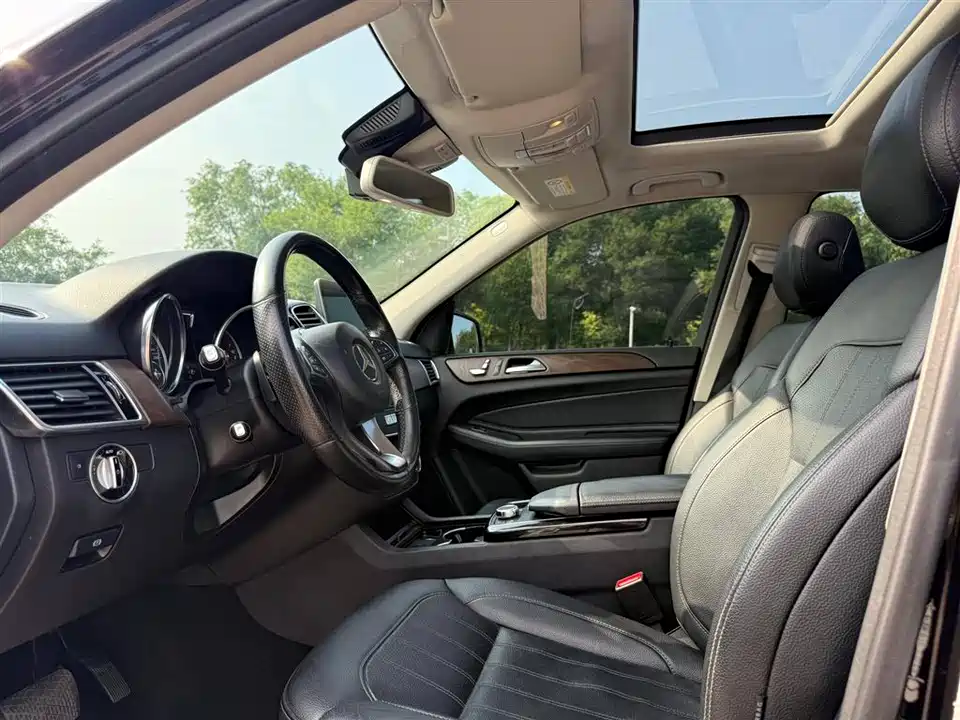 Mercedes-Benz GLE Mercedes-Benz GLE