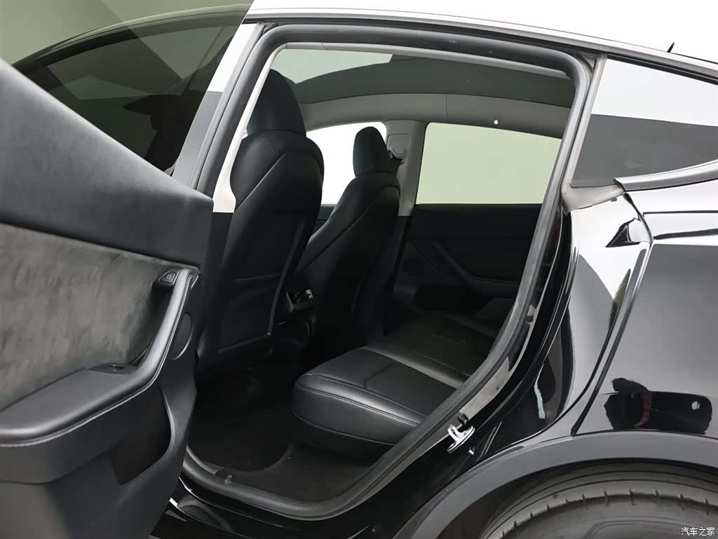 Tesla Model Y, 2023 15