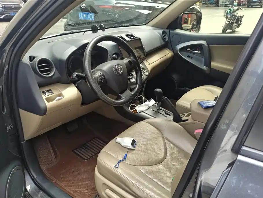 Toyota RAV4 Rongfang