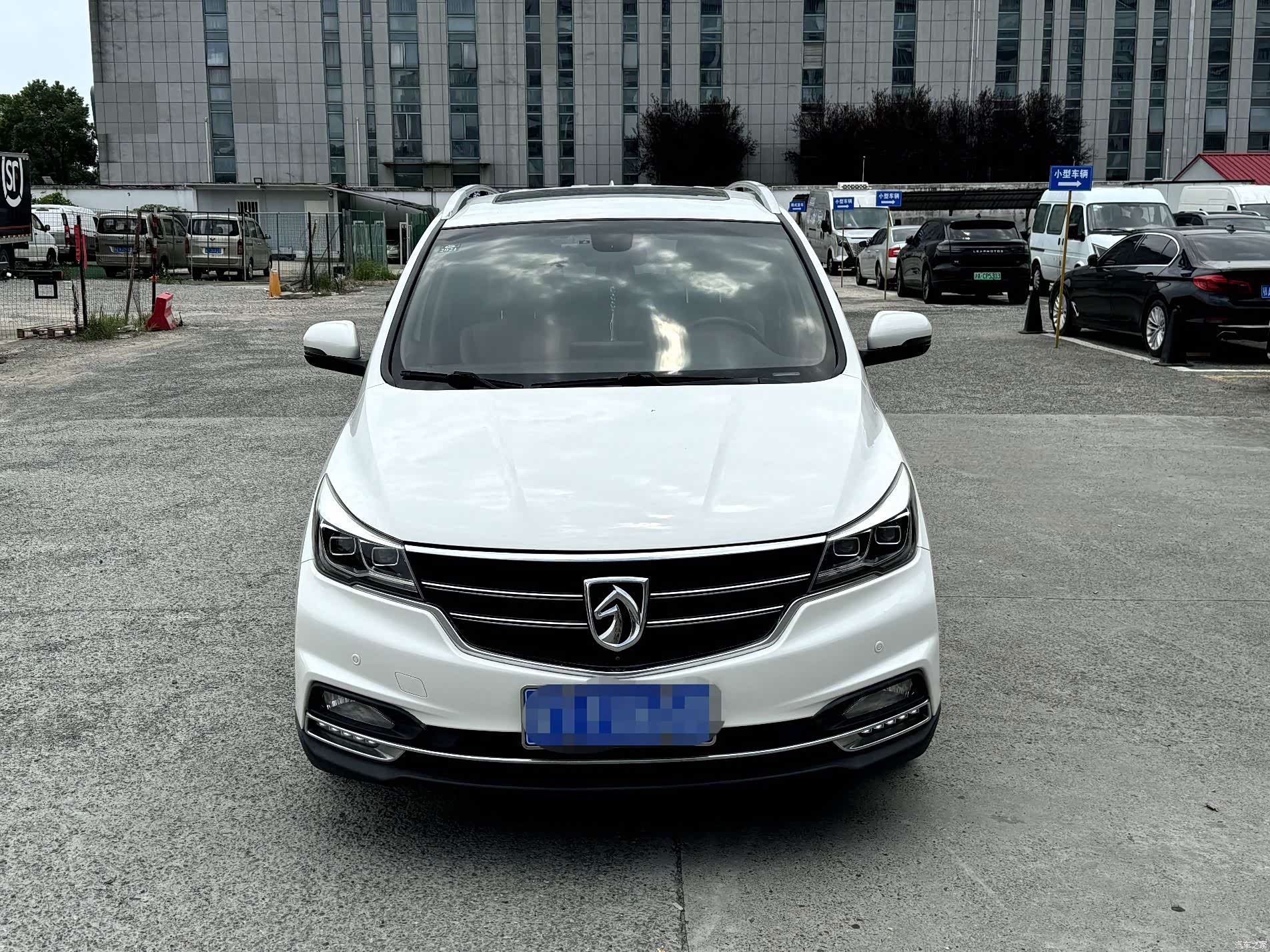 Wuling 730, 2017 2