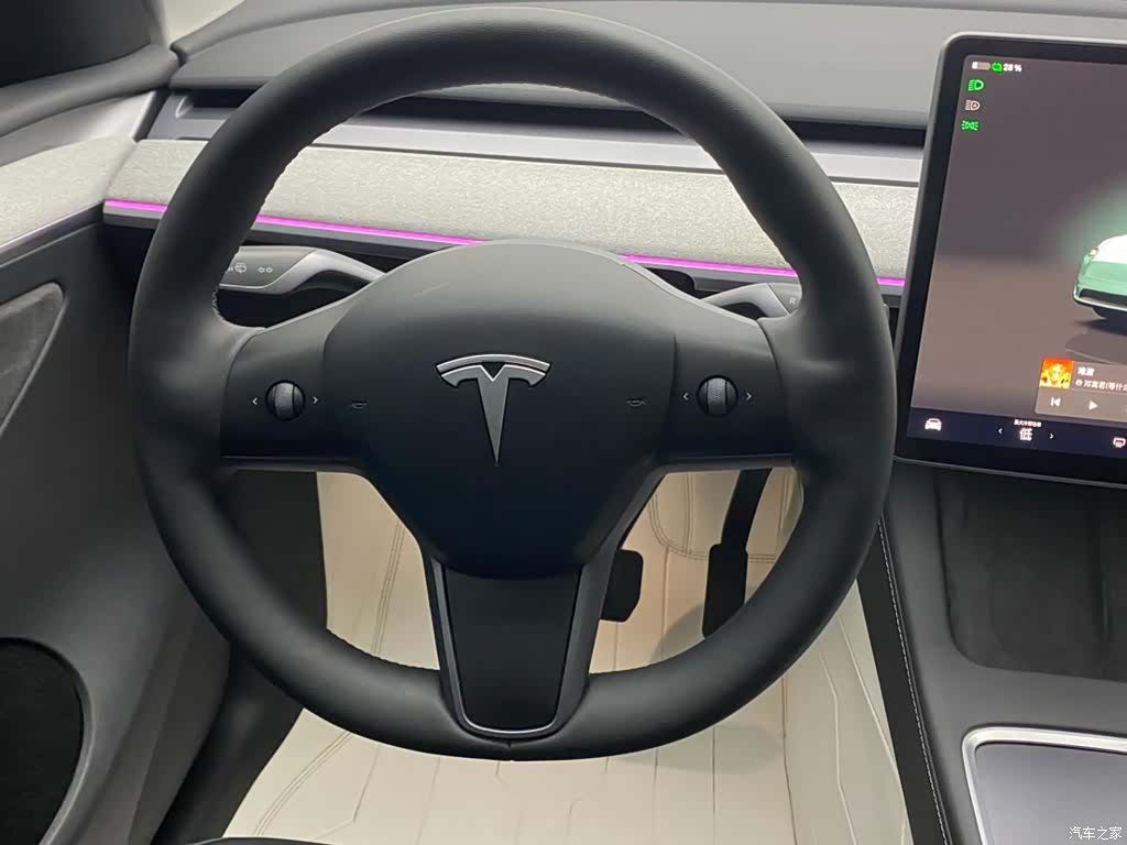 Tesla Model Y, 2024 14