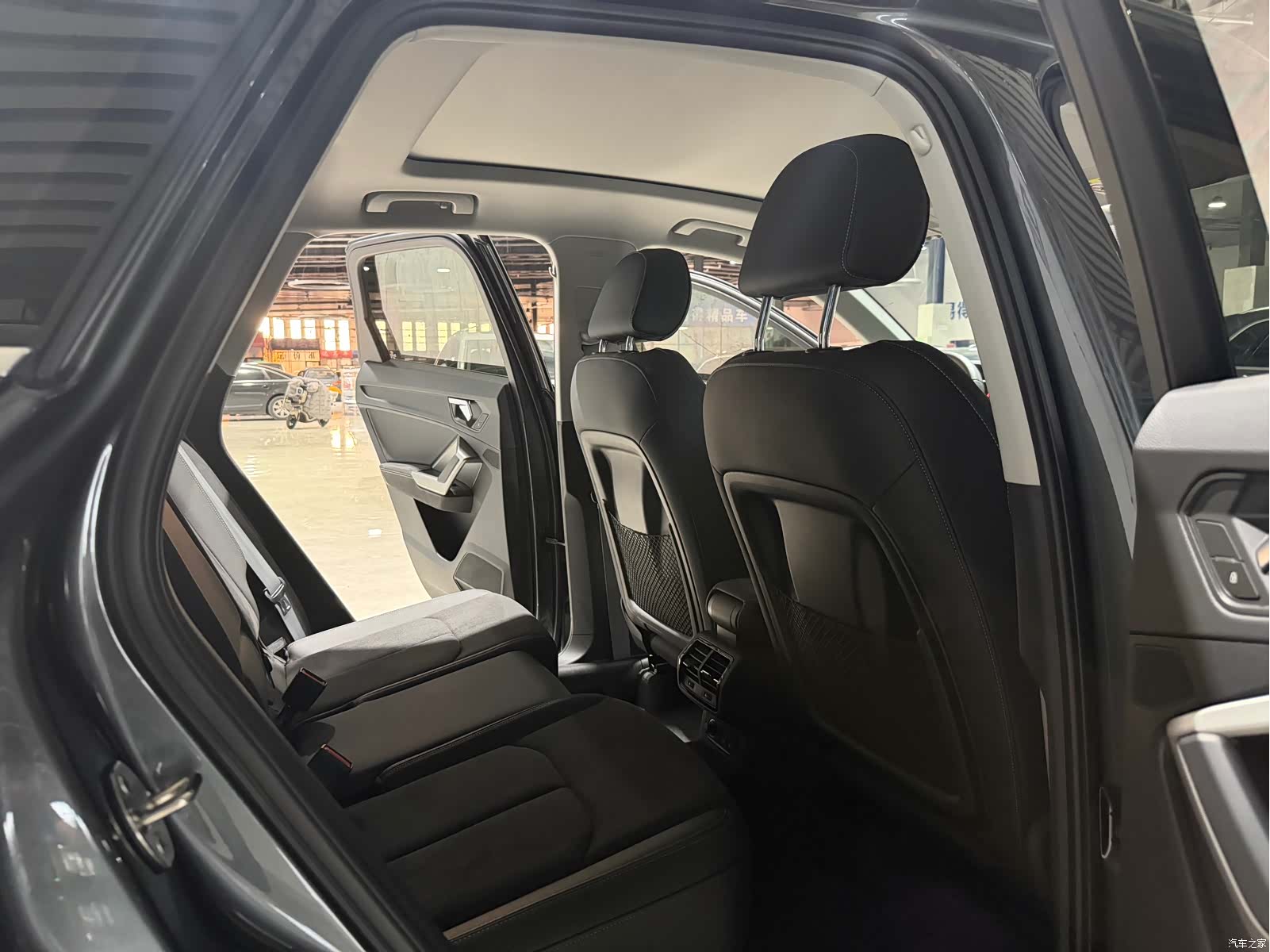 Audi Q3, 2023 10