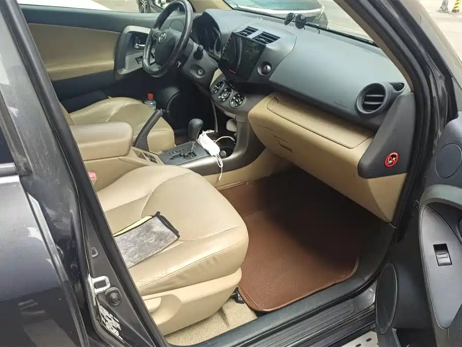 Toyota RAV4 Rongfang