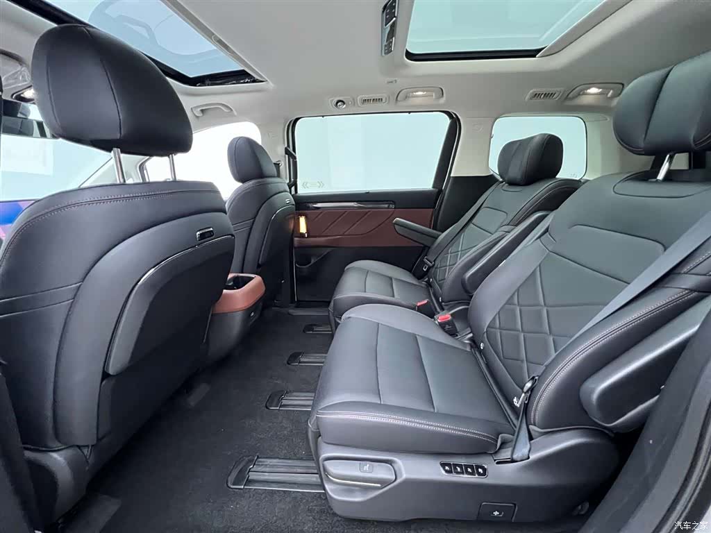 Trumpchi E8, 2024 14
