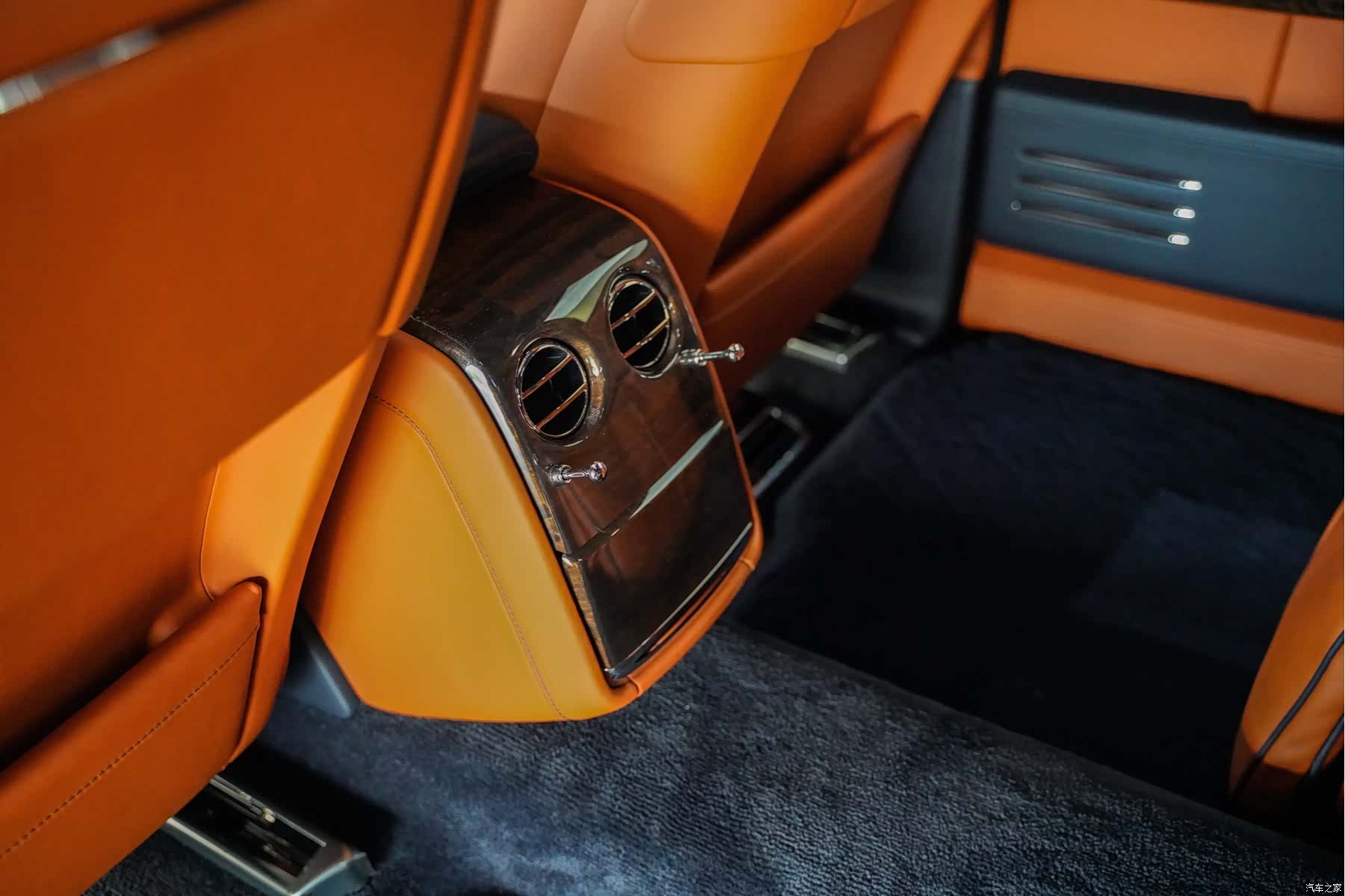 Rolls-Royce Phantom, 2021 11